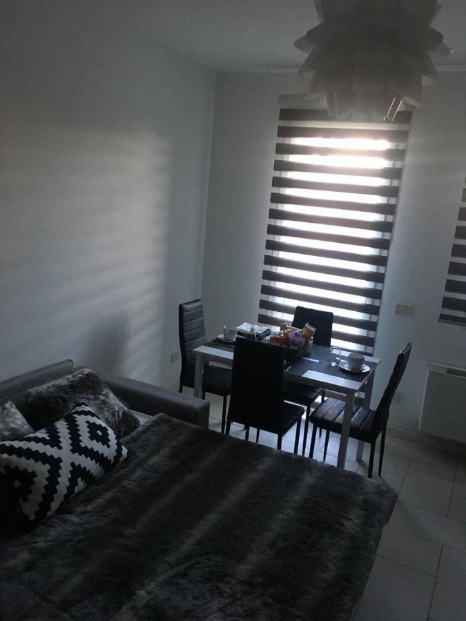 My Home Apartment Mira Extérieur photo