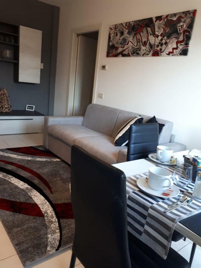 My Home Apartment Mira Extérieur photo